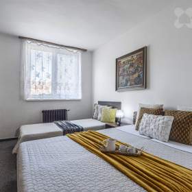 Foto inzerátu Výjimečný dům 5+kk s potenciálem 3 bytových jednotek v srdci Českého středohoří