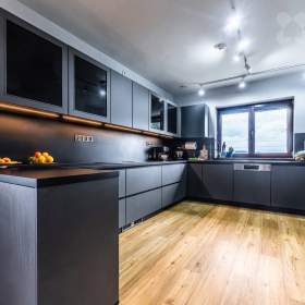 Foto inzerátu Prodej rodinného domu 390 m2, na pozemku 1199 m2 - Zbizuby