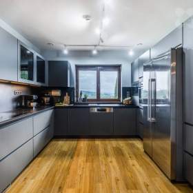 Foto inzerátu Prodej rodinného domu 390 m2, na pozemku 1199 m2 - Zbizuby