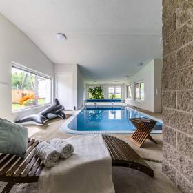 Foto inzerátu Prodej rodinného domu 390 m2, na pozemku 1199 m2 - Zbizuby