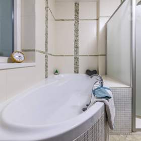 Foto inzerátu Prodej rodinného domu 390 m2, na pozemku 1199 m2 - Zbizuby