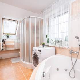 Foto inzerátu Dvougenerační rodinný dům 6+2, pozemek 778m2, Květnice