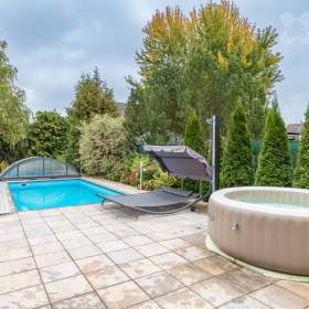 Foto inzerátu Dvougenerační rodinný dům 6+2, pozemek 778m2, Květnice