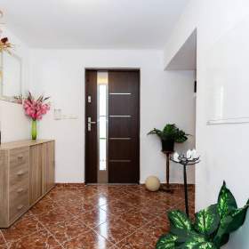 Foto inzerátu Pronájem prostorného rodinného domu v klidné části Dvora Králové