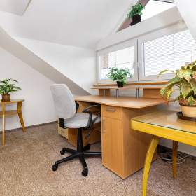 Foto inzerátu Pronájem prostorného rodinného domu v klidné části Dvora Králové