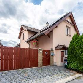 Fotka k inzerátu Prodej rodinného domu s přístavkem -  možnost druhé bytové jednotky, Bříství, okr. Nymburk / 19037399