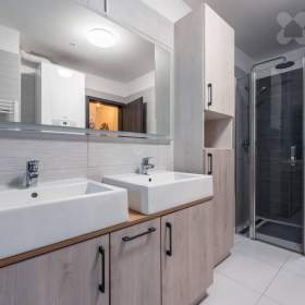 Foto inzerátu Nové rodinné plně vybavené 4+kk 84m2 s 195m2 zahradou