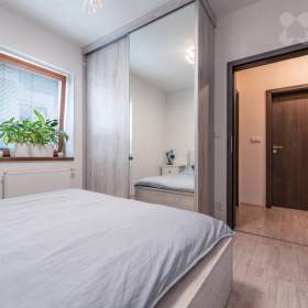 Foto inzerátu Nové rodinné plně vybavené 4+kk 84m2 s 195m2 zahradou