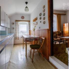 Foto inzerátu Prodej domu (275 m²) s komerčním prostorem, 2 byty s pozemkem v obci Maleč