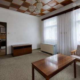 Foto inzerátu Prodej domu (275 m²) s komerčním prostorem, 2 byty s pozemkem v obci Maleč