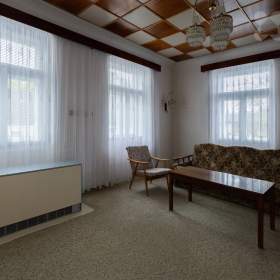 Foto inzerátu Prodej domu (275 m²) s komerčním prostorem, 2 byty s pozemkem v obci Maleč