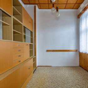 Foto inzerátu Prodej domu (275 m²) s komerčním prostorem, 2 byty s pozemkem v obci Maleč