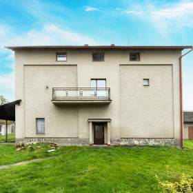 Foto inzerátu Prodej domu (275 m²) s komerčním prostorem, 2 byty s pozemkem v obci Maleč