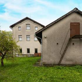 Foto inzerátu Prodej domu (275 m²) s komerčním prostorem, 2 byty s pozemkem v obci Maleč