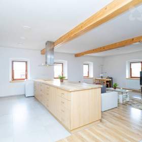 Foto inzerátu Prostorný dům s dílnou a stodolou - Sedlec u Vysokého Mýta