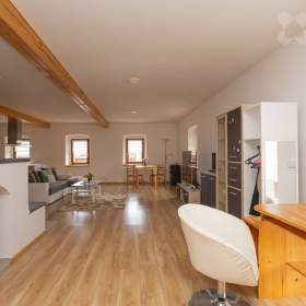 Foto inzerátu Prostorný dům s dílnou a stodolou - Sedlec u Vysokého Mýta