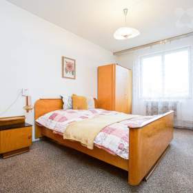 Foto inzerátu Exkluzivně nabízíme prodej řadového rodinného domu s garáží v Praze 9 -Vinoř.