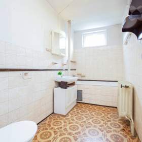 Foto inzerátu Exkluzivně nabízíme prodej řadového rodinného domu s garáží v Praze 9 -Vinoř.