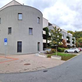 Foto inzerátu Bezbariérový byt 2+kk s terasou a zahrádkou