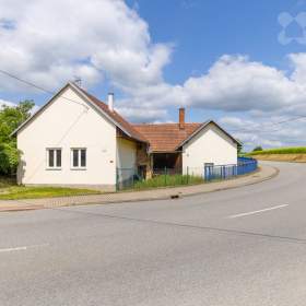 Rodinný dům 1+kk, UP 70 m2, CP 181 m2, obec Cetkovice / 19653267