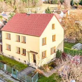 Fotka k inzerátu Prodej rodinného domu o 2 bytech 220 m2 Studená / 19603914