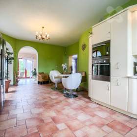 Foto inzerátu Prostorný rodinný dům 5+1, 256 m2, zahrada 1249 m2, Středokluky