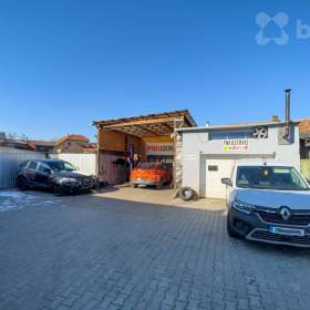 Fotka k inzerátu Prodej rodinného domu s pneuservisem a kadeřnictvím / 19500278