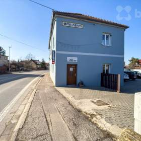 Foto inzerátu Prodej rodinného domu s pneuservisem a kadeřnictvím