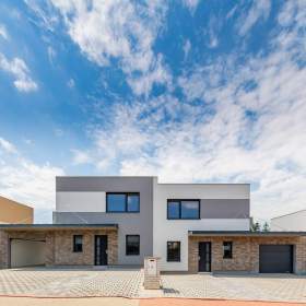 Fotka k inzerátu Pronájem rodinného domu 5+kk, 126 m2, novostavba, pozemek 499 m2, Hořovice / 19232393