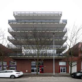 Foto inzerátu k pronájmu byt 2+kk s lodžií a komorou, Werichova, Praha Hlubočepy