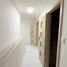 Foto inzerátu Pronájem komerčních prostor o velikosti 70 m2 (3 místnosti) v podzemí