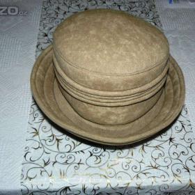 Foto inzerátu DÁMSKÝ KLOBOUK velikost M (béžový)