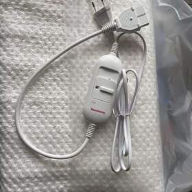 Fotka k inzerátu Elektrická vyhřívaná deka Hausmeister 150x80cm -  nová , nepoužitá, záruka / 3347809