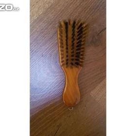 Foto inzerátu starožitný kartáč