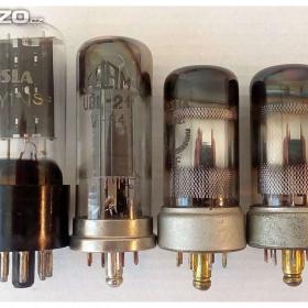 Fotka k inzerátu Kompletní sada čtyř elektronek do rádií Talisman, 100% / 19057700