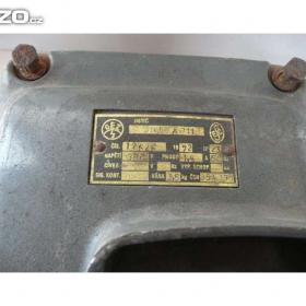 Foto inzerátu Elektricý třífázový vypínač s jištěním a zásuvkou