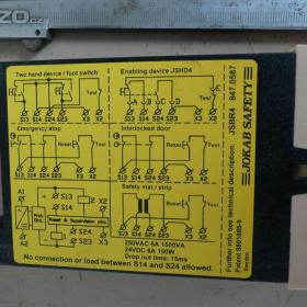 Foto inzerátu Bezpečnostní relé typ JSB R4