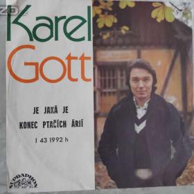Deska s Karlem Gottem z roku 1976 / 15339343