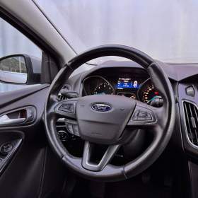 Foto inzerátu Ford Focus 1.5 TDCi Titanium, ČR, 1.Maj