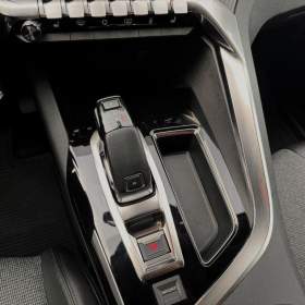 Foto inzerátu Peugeot 3008 1.5 BlueHDi Allure Aut., ČR