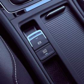 Foto inzerátu Volkswagen Golf 1.4 TSi Highline, Serviska, 1.