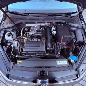 Foto inzerátu Volkswagen Golf 1.4 TSi Highline, Serviska, 1.