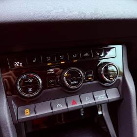 Foto inzerátu Škoda Karoq 2.0 TDi 4x4 Style, ČR, 1.Maj