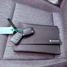 Foto inzerátu Škoda Karoq 2.0 TDi 4x4 Style, ČR, 1.Maj