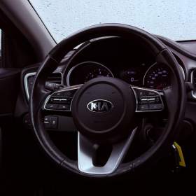 Foto inzerátu Kia Ceed 1.6 CRDi Comfort, ČR, 1.Maj