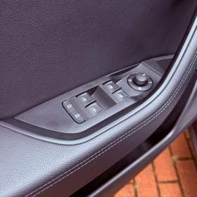 Foto inzerátu Škoda Superb 2.0 TDi Style, ČR, 1.Maj