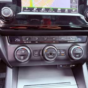 Foto inzerátu Škoda Octavia 1.6 TDi Ambition, Navi, Pano