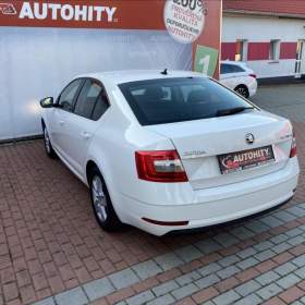 Foto inzerátu Škoda Octavia 1.6 TDi, ČR, Auto AC, NAVI
