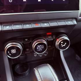 Foto inzerátu Renault Arkana 1.6 E-Tech Intens, ČR, 1.Maj