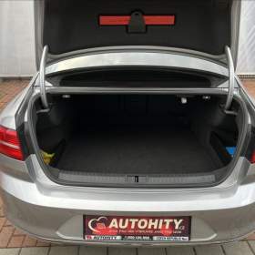 Foto inzerátu Volkswagen Passat 2.0 TDi Highline DSG, ČR, 1.Ma